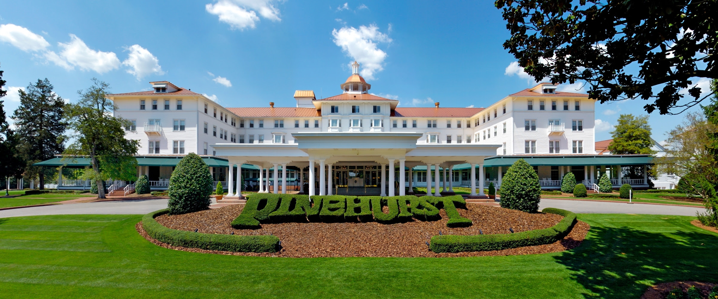 Read more about the article Pinehurst Resort Announces Carolina Hotel Renovation, Addition of Ryder Cup Outdoor Fire Pits