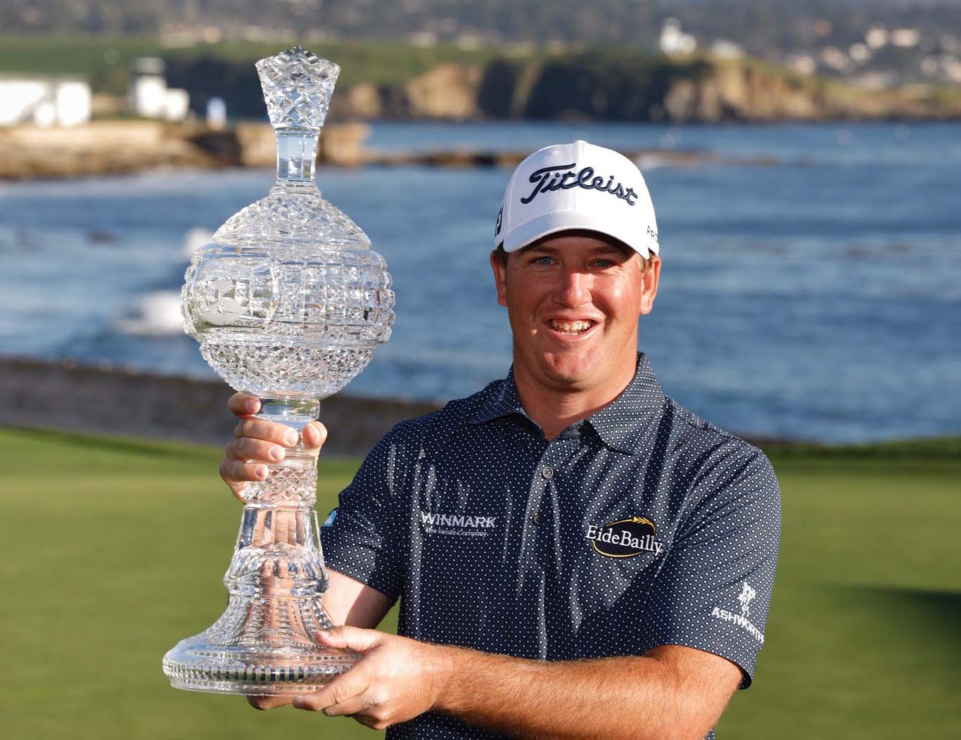 Read more about the article Tom Hoge Rallies to Capture First Win at Pebble Beach