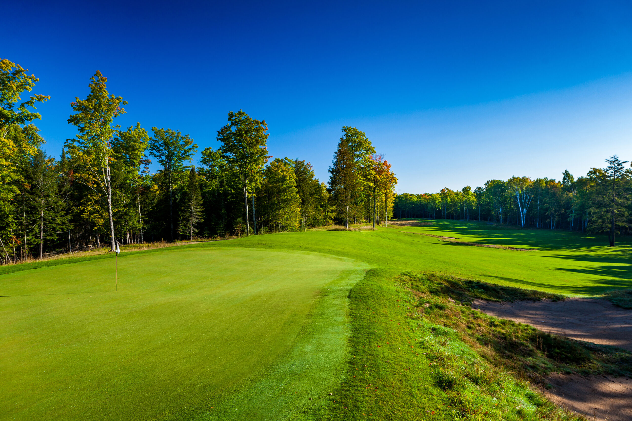 Read more about the article A Must Play Destination to Book for ’23: Michigan’s Upper Peninsula – Island Resort & Casino