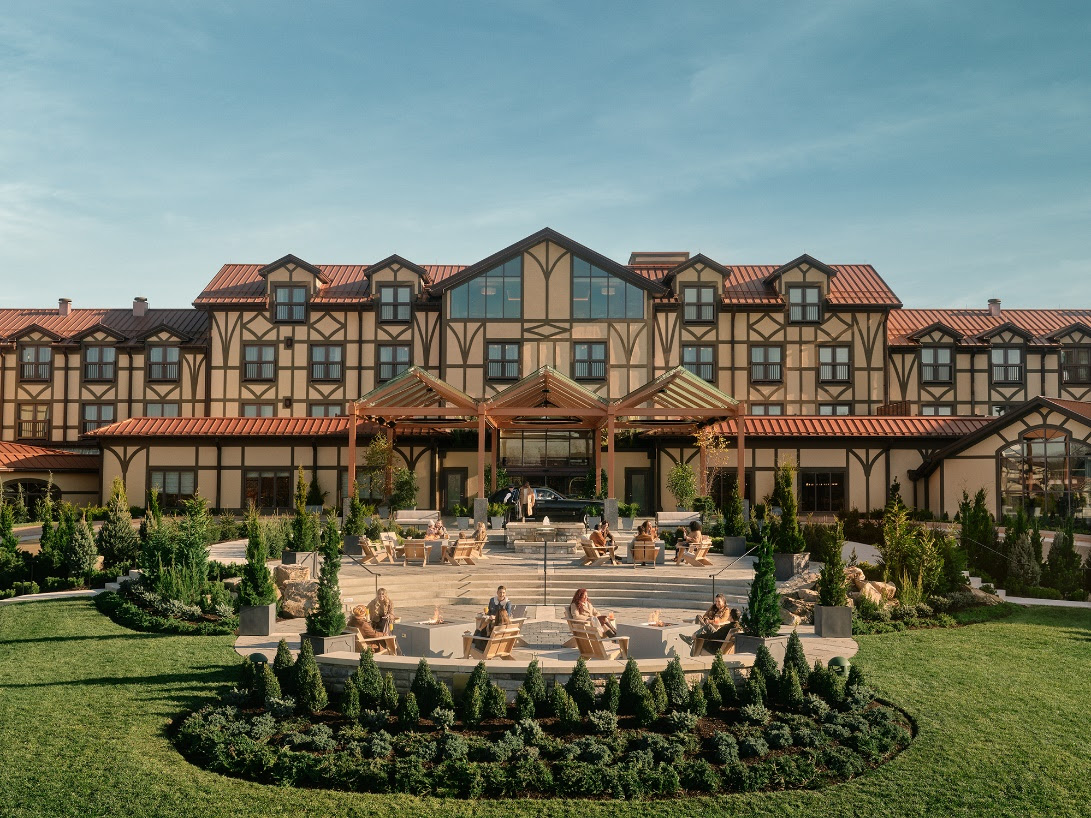 Read more about the article The Grand Lodge at Nemacolin Reopens After Stunning Renovations