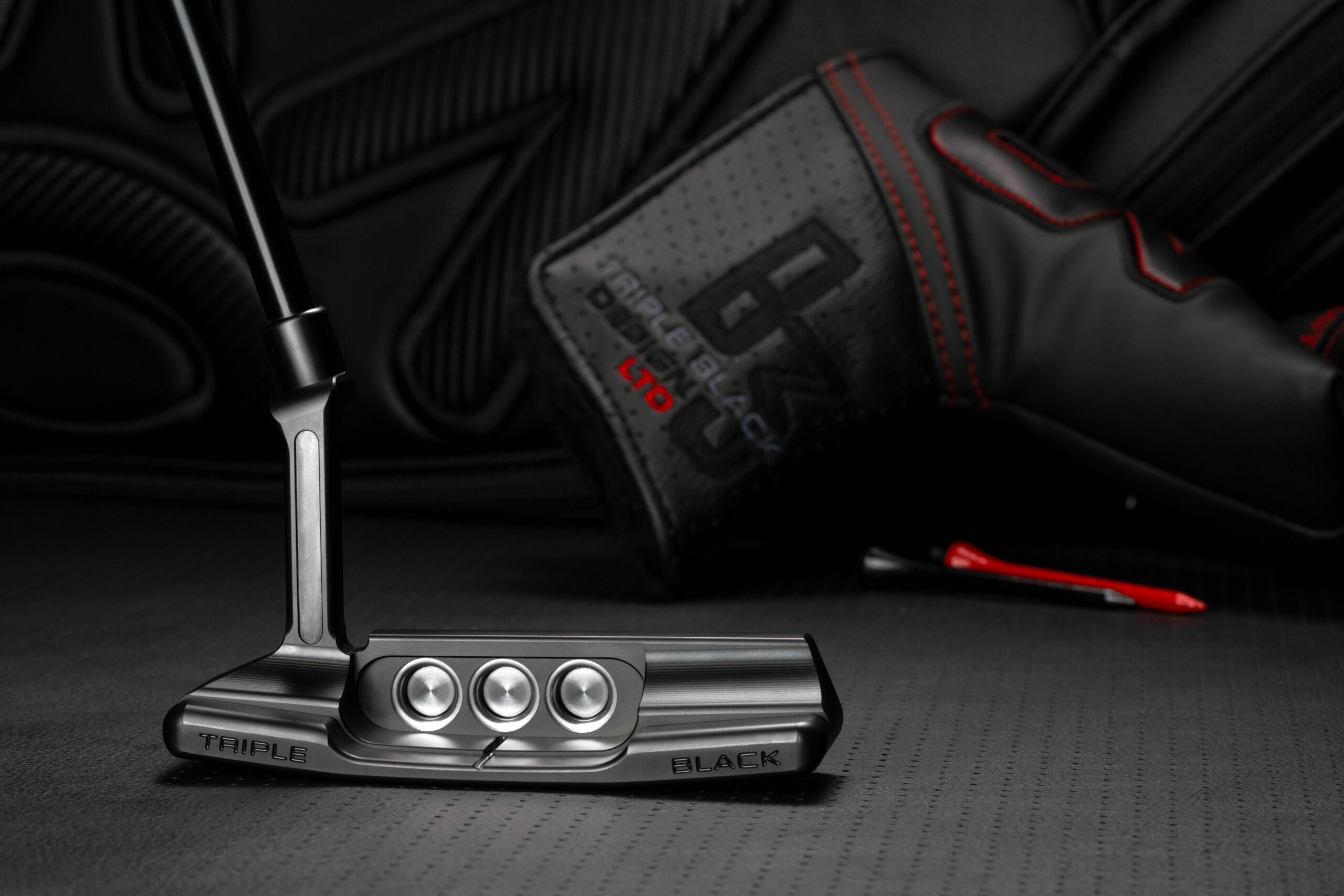 Read more about the article SCOTTY CAMERON INTRODUCES NEW B3 TRIPLE BLACK DESIGN LTD PUTTERS