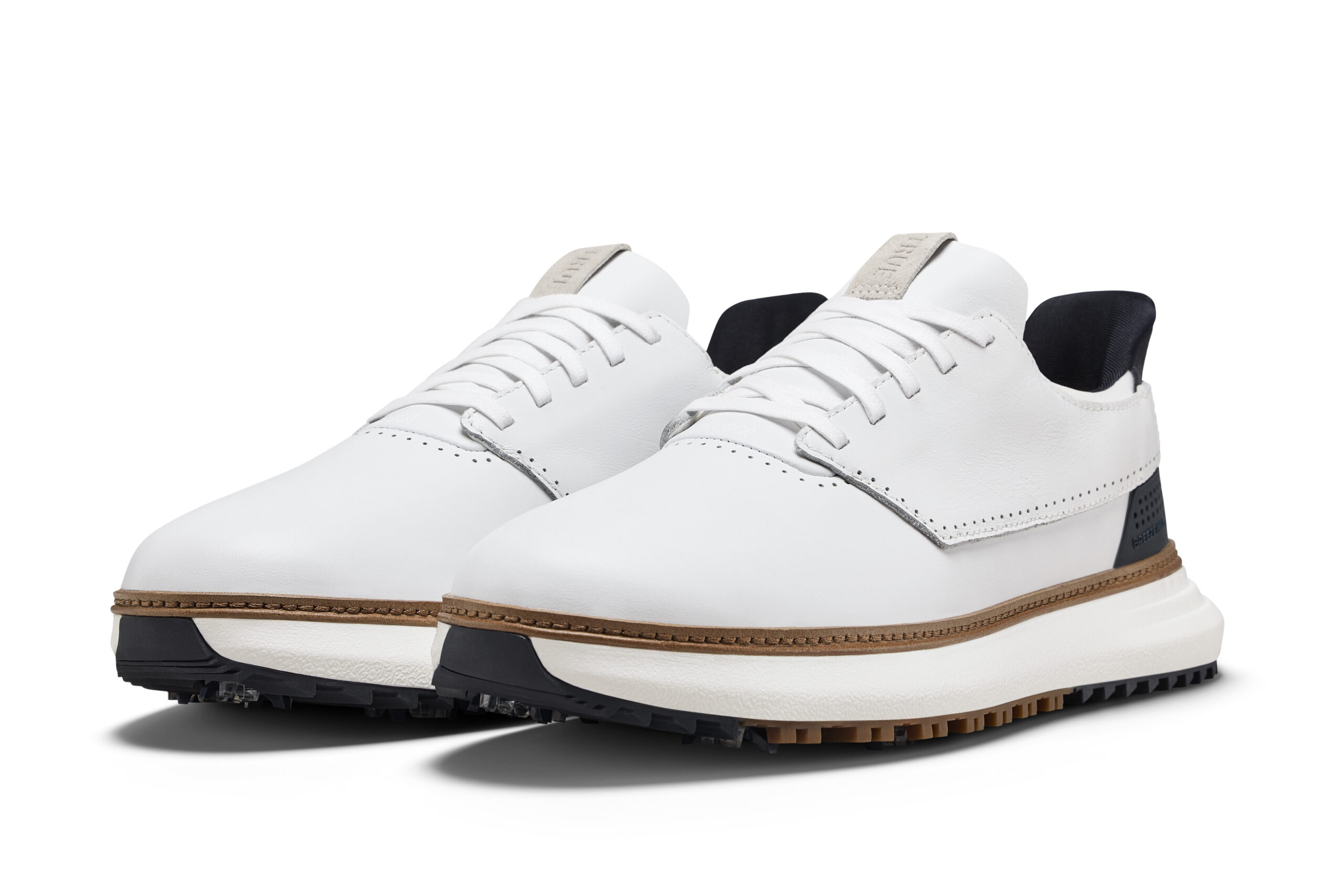 Read more about the article TRUE linkswear Debuts First Spike Shoes, The Lux2 Maven and Lux2 Player