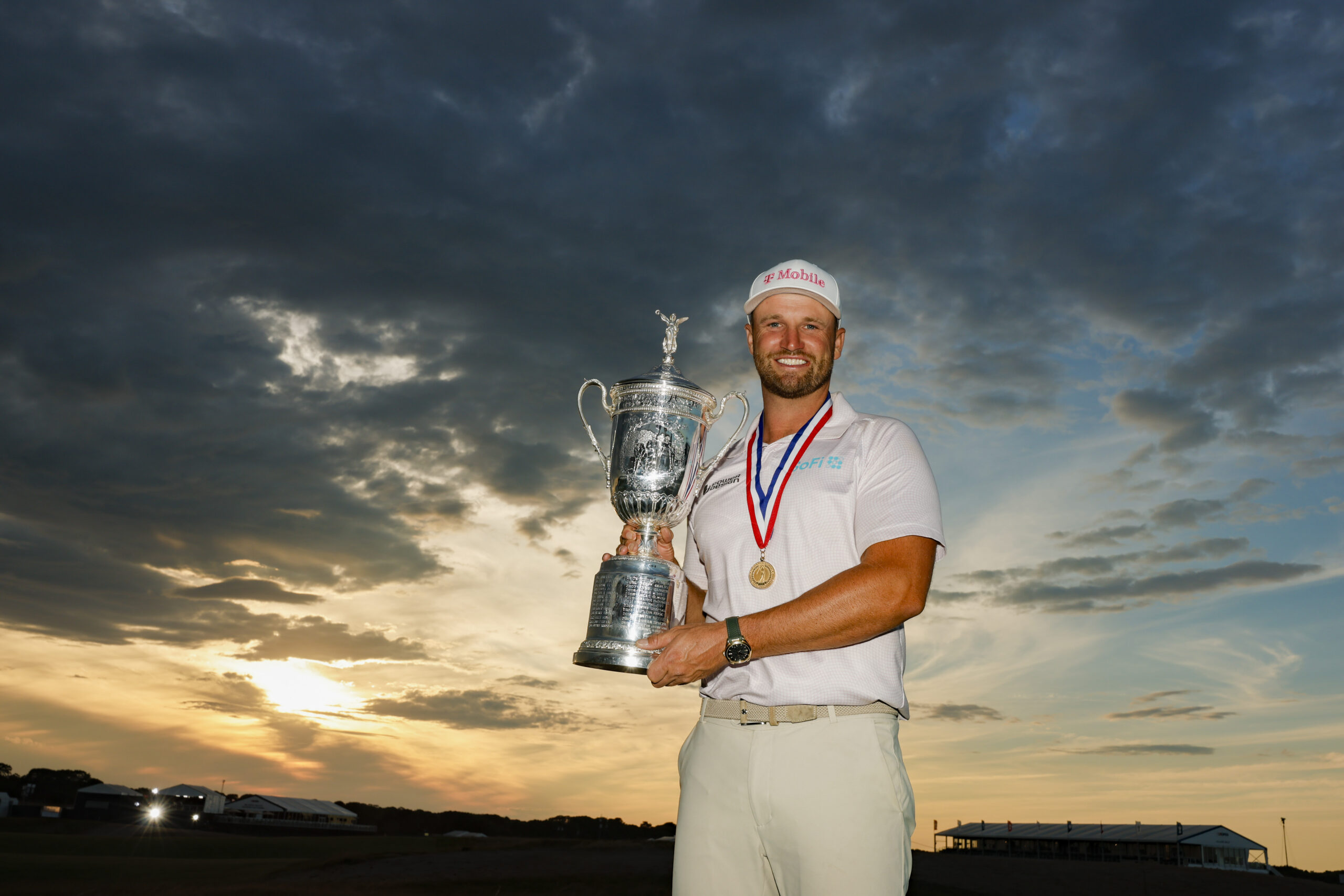 Read more about the article Clark Hangs on, Wins U.S. Open at Shinnecock Hills