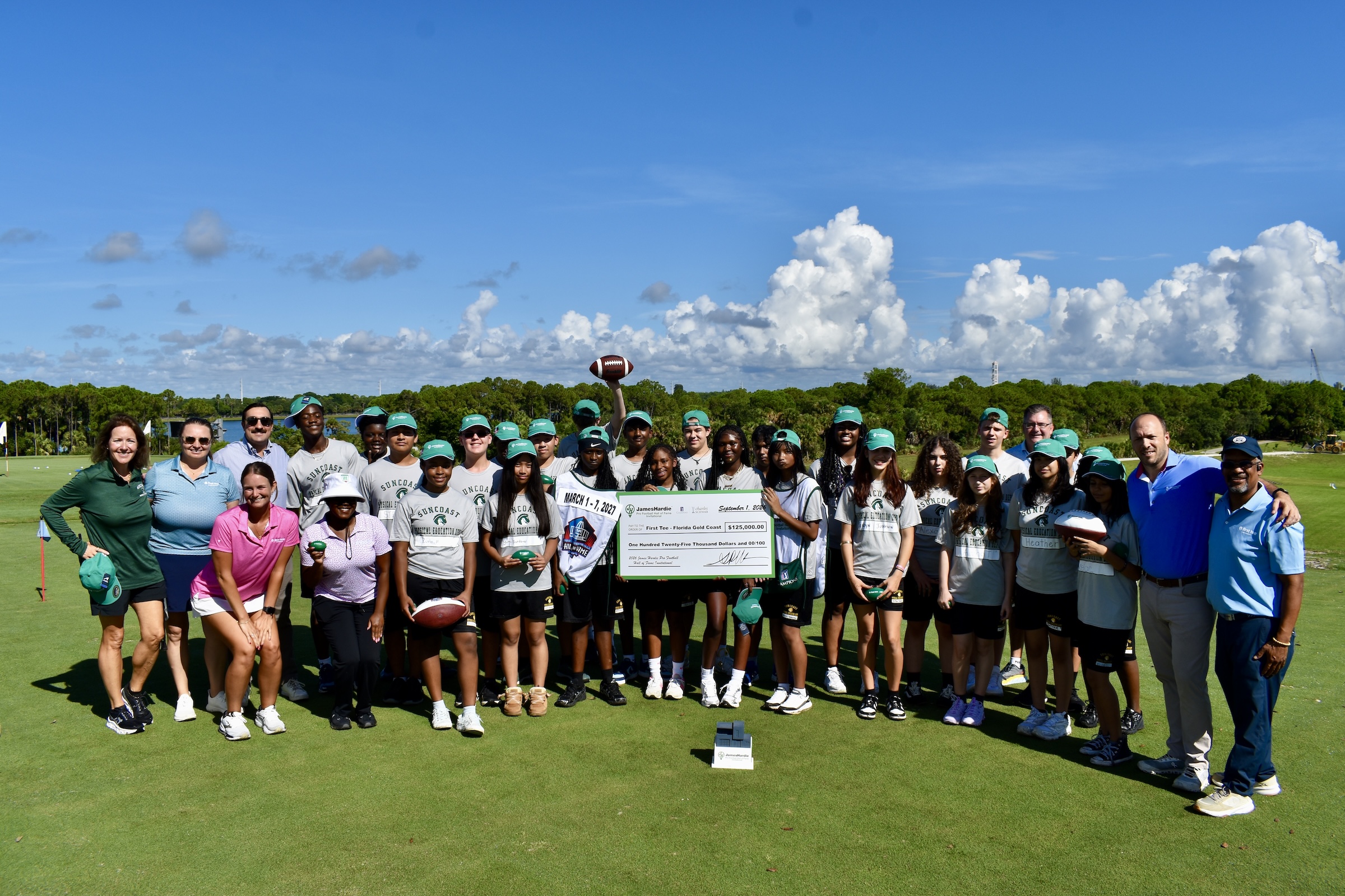 Read more about the article James Hardie™ Pro Football Hall of Fame Invitational Surpasses $1 Million inCharitable Contributions to South Florida and National Nonprofits